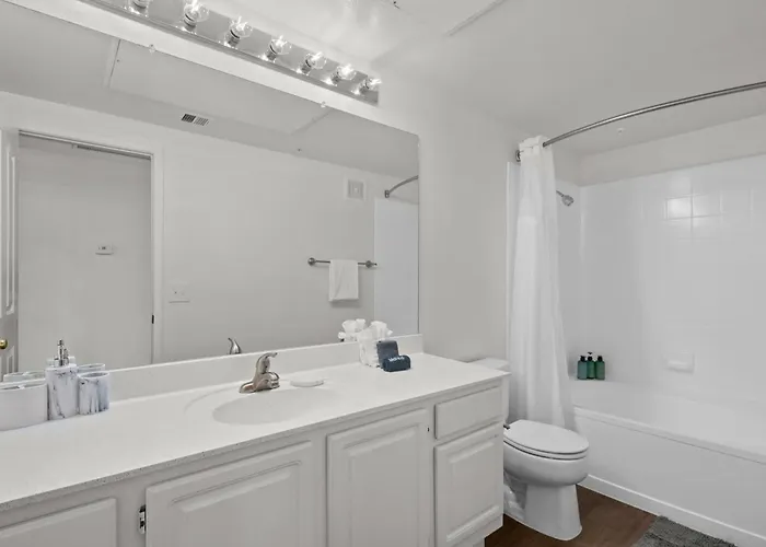 Desert Luxe Retreat W Pools Patio & Ev Parking * Scottsdale